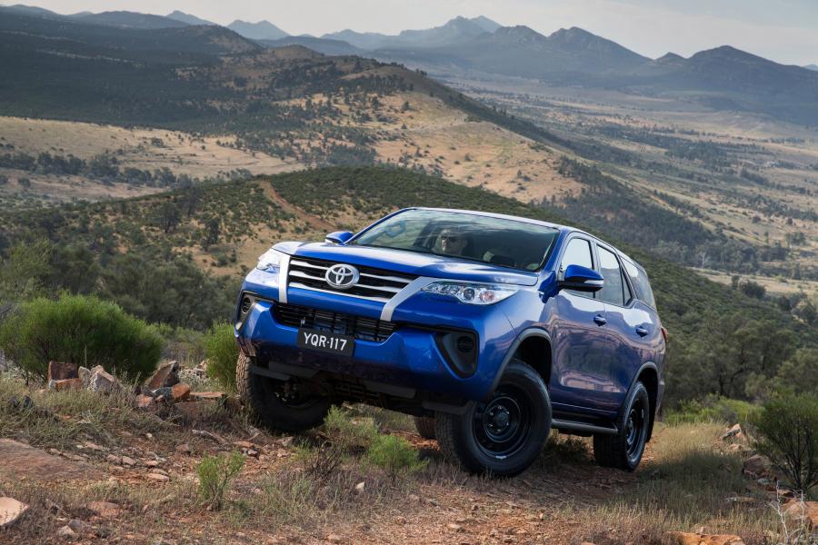  Toyota Fortuner GX (AN160) 2015 года  (AU) (фото 6 из 14)